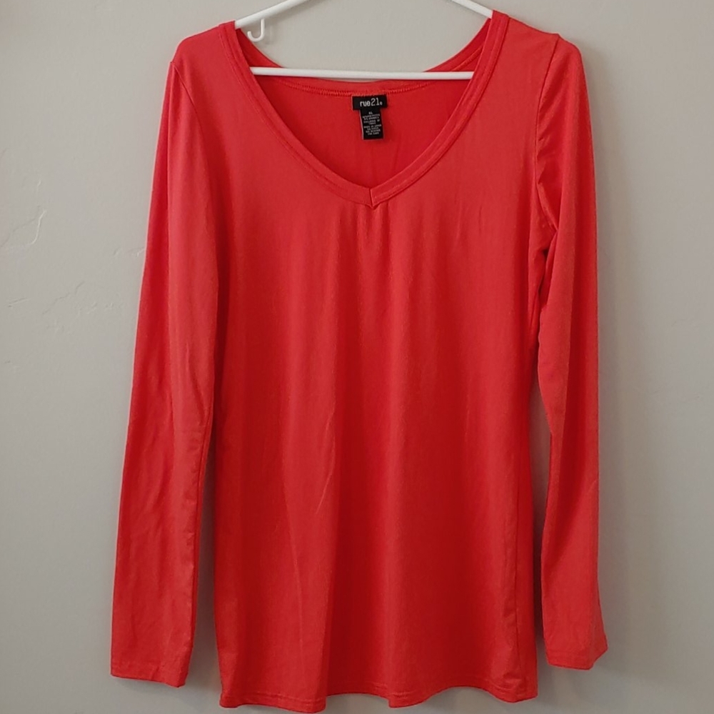 LONG SLEEVE POLY/SPANDEX SOFT TEE SIZE XL